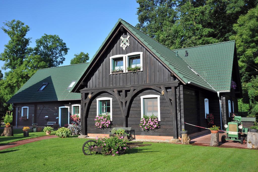 Pension Kraeutermuehlenhof Burg 부르크 외부 사진